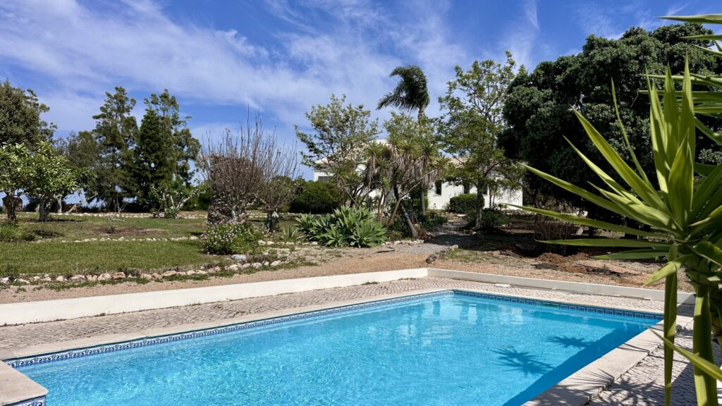Luxury nature retreat in Portugal with private pool and garden at Casa Moondi